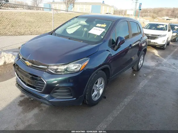 3GNCJKSB9KL287999 2019 CHEVROLET TRAX - Image 2