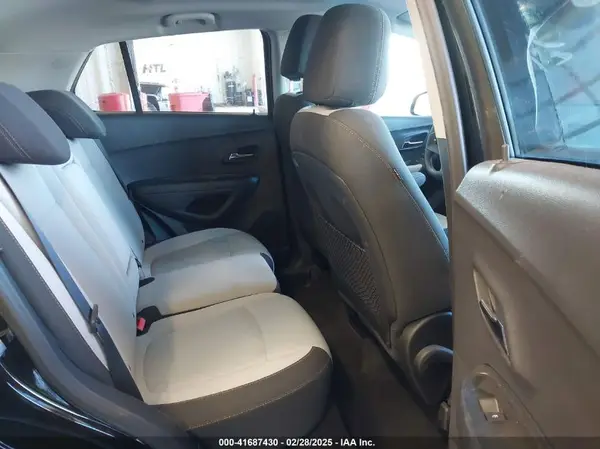 3GNCJKSB9KL294158 2019 CHEVROLET TRAX - Image 8