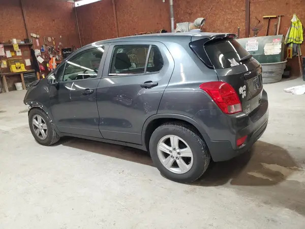 3GNCJKSB9KL294712 2019 CHEVROLET TRAX - Image 2