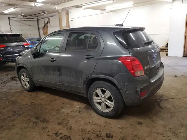 3GNCJKSB9KL294760 2019 CHEVROLET TRAX - Image 2