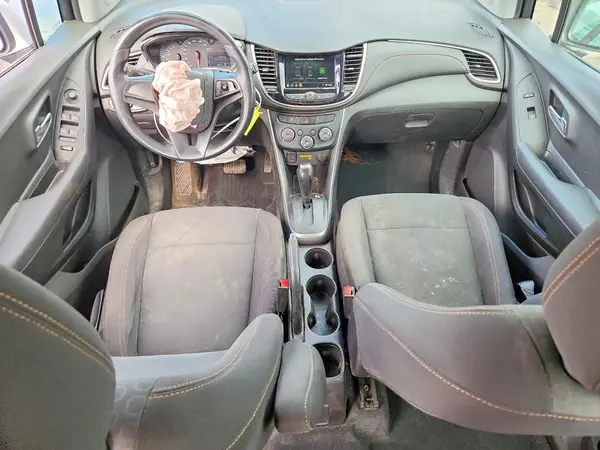 3GNCJKSB9KL317566 2019 CHEVROLET TRAX - Image 8