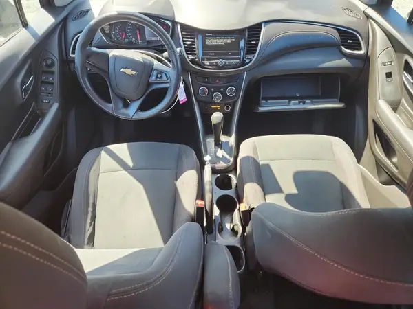 3GNCJKSB9KL318071 2019 CHEVROLET TRAX - Image 8