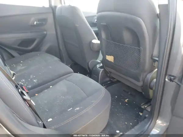 3GNCJKSB9KL318572 2019 CHEVROLET TRAX - Image 8