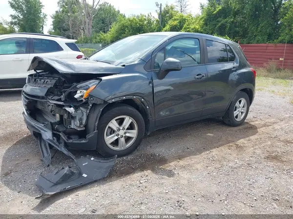 3GNCJKSB9KL318958 2019 CHEVROLET TRAX - Image 2
