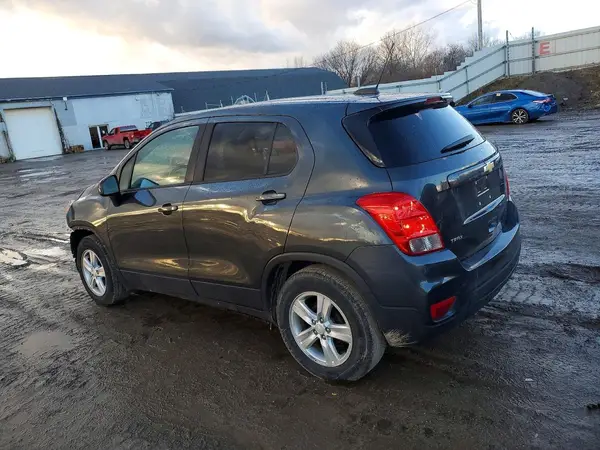 3GNCJKSB9KL343889 2019 CHEVROLET TRAX - Image 2
