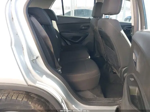 3GNCJKSB9KL351961 2019 CHEVROLET TRAX - Image 8