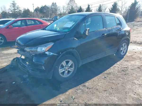 3GNCJKSB9KL353192 2019 CHEVROLET TRAX - Image 2