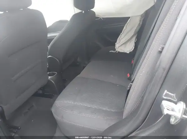 3GNCJKSB9KL359543 2019 CHEVROLET TRAX - Image 8