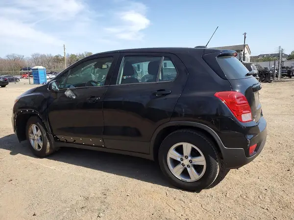 3GNCJKSB9KL361986 2019 CHEVROLET TRAX - Image 2