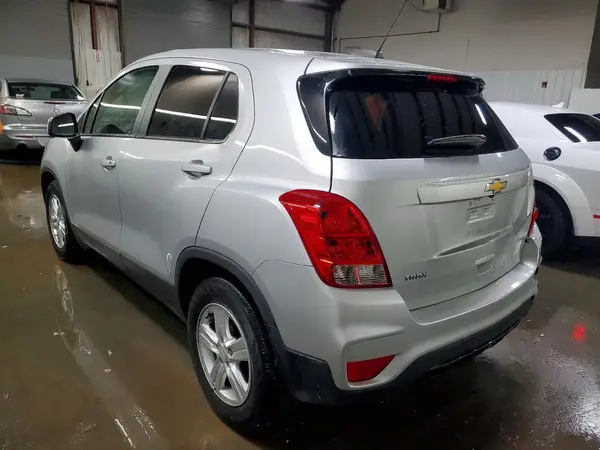 3GNCJKSB9KL366542 2019 CHEVROLET TRAX - Image 2