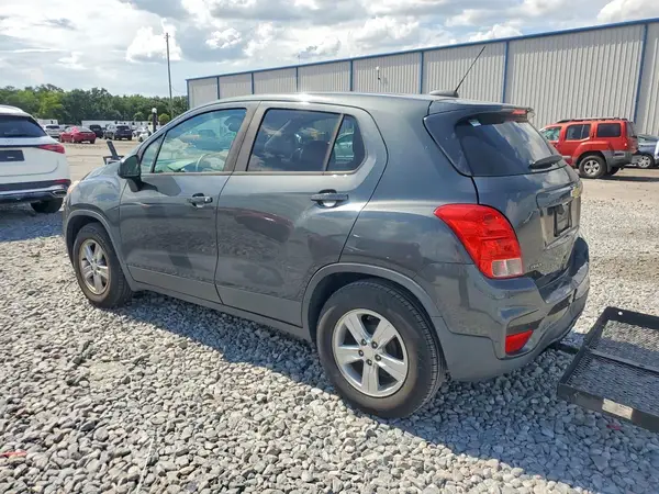 3GNCJKSB9KL369943 2019 CHEVROLET TRAX - Image 2