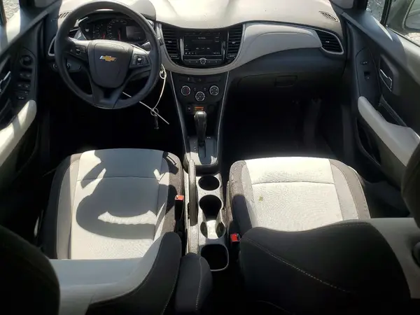 3GNCJKSB9KL369943 2019 CHEVROLET TRAX - Image 8