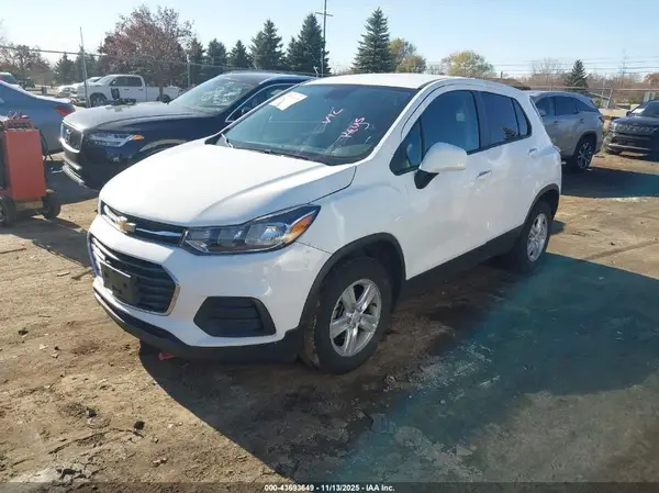 3GNCJKSB9KL370347 2019 CHEVROLET TRAX - Image 2