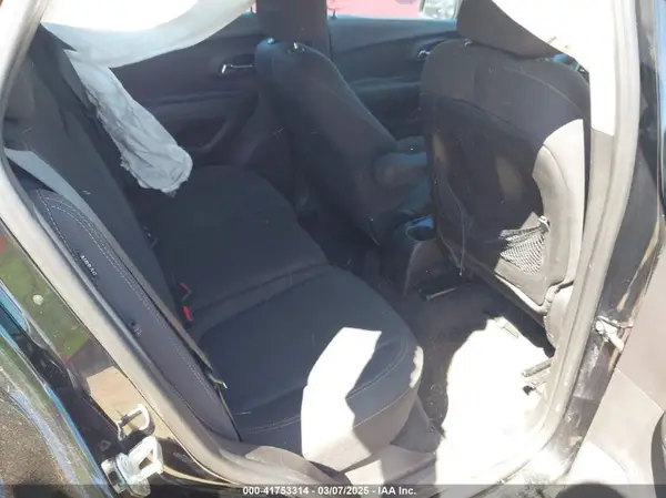 3GNCJKSB9KL371384 2019 CHEVROLET TRAX - Image 8