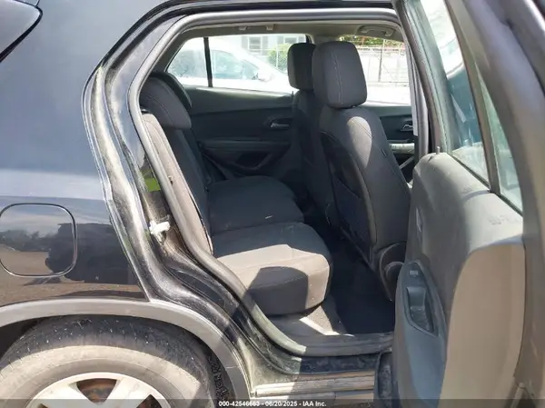 3GNCJKSB9KL378769 2019 CHEVROLET TRAX - Image 8