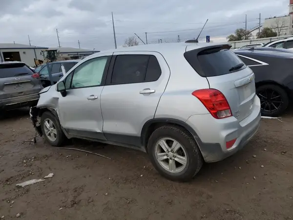 3GNCJKSB9KL391540 2019 CHEVROLET TRAX - Image 2