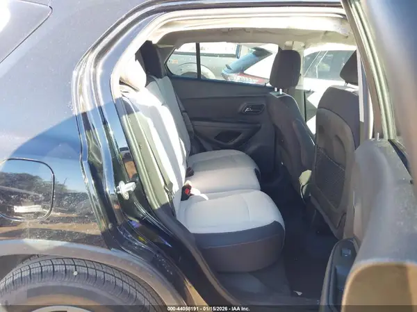 3GNCJKSB9KL397709 2019 CHEVROLET TRAX - Image 8