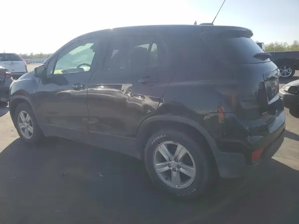 3GNCJKSB9KL404321 2019 CHEVROLET TRAX - Image 2