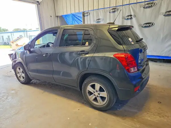 3GNCJKSB9KL404884 2019 CHEVROLET TRAX - Image 2