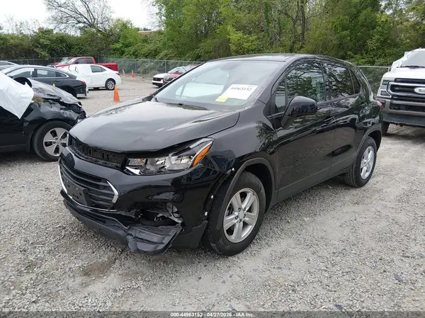 3GNCJKSB9LL112637 2020 CHEVROLET TRAX - Image 2