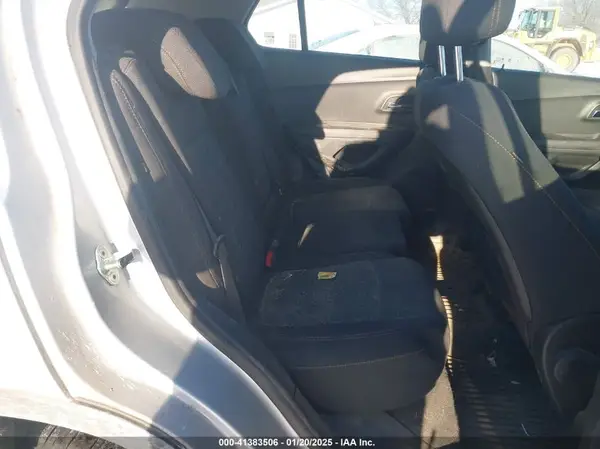 3GNCJKSB9LL121922 2020 CHEVROLET TRAX - Image 8