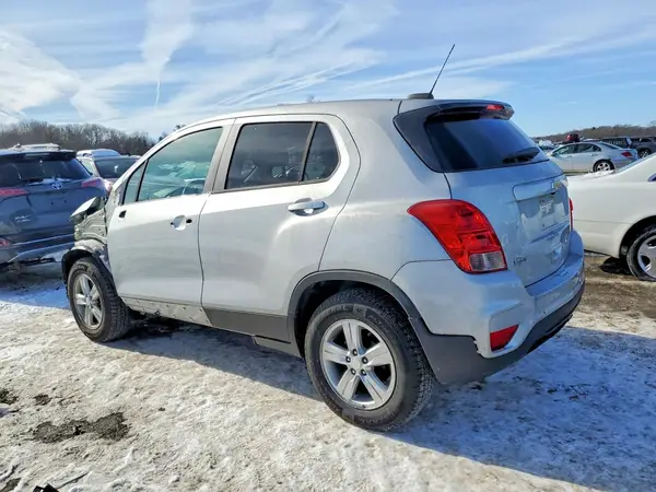3GNCJKSB9LL129406 2020 CHEVROLET TRAX - Image 2
