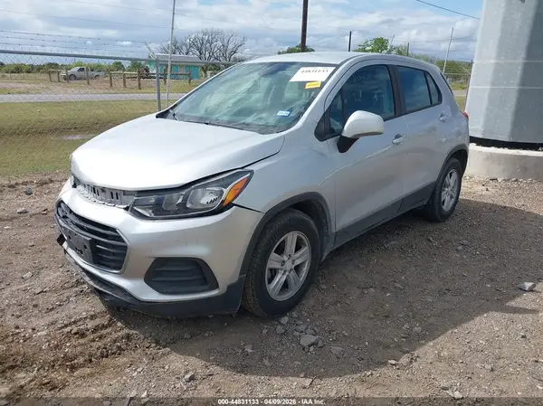 3GNCJKSB9LL150319 2020 CHEVROLET TRAX - Image 2