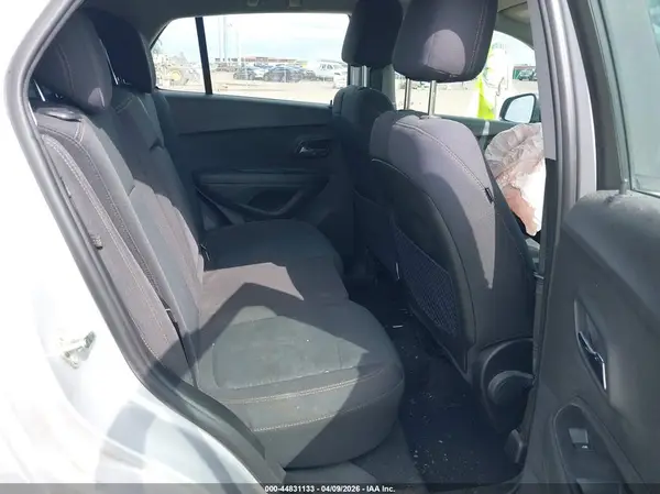 3GNCJKSB9LL150319 2020 CHEVROLET TRAX - Image 8