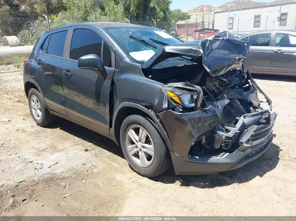 3GNCJKSB9LL151471 2020 CHEVROLET TRAX - Image 1
