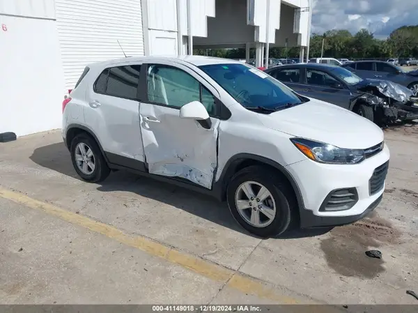 3GNCJKSB9LL155942 2020 CHEVROLET TRAX - Image 1