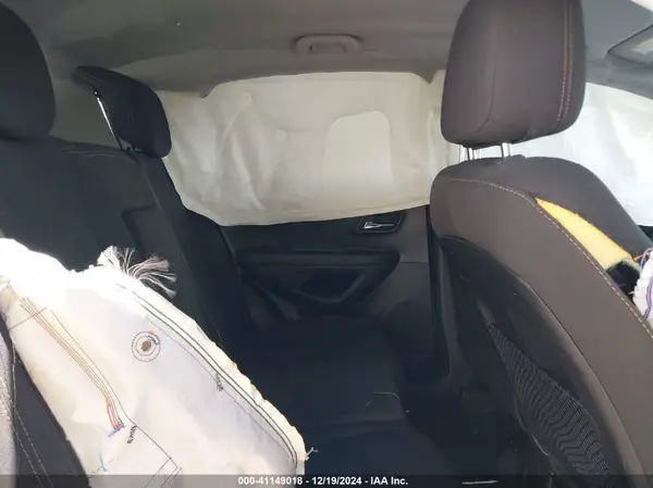 3GNCJKSB9LL155942 2020 CHEVROLET TRAX - Image 8
