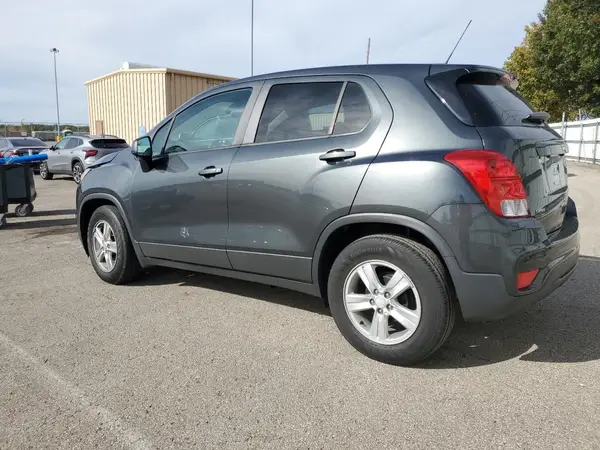 3GNCJKSB9LL174880 2020 CHEVROLET TRAX - Image 2