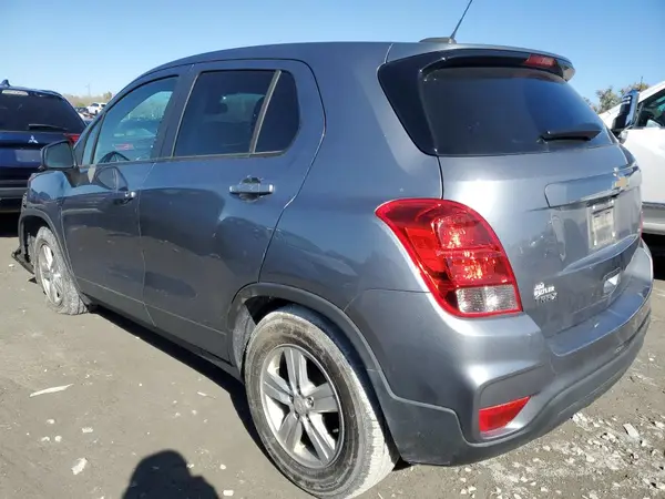 3GNCJKSB9LL181067 2020 CHEVROLET TRAX - Image 2
