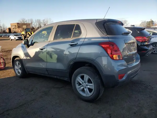 3GNCJKSB9LL191503 2020 CHEVROLET TRAX - Image 2