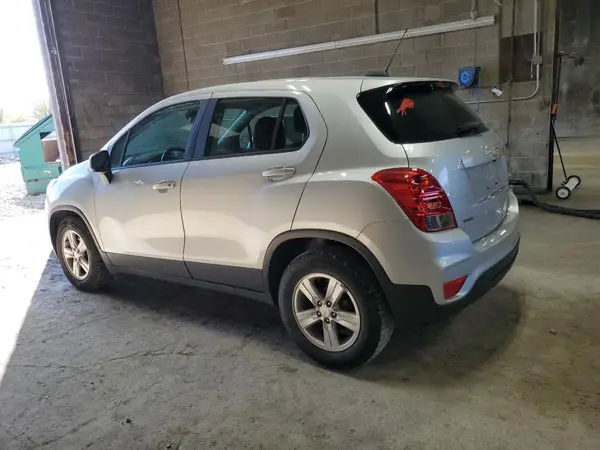 3GNCJKSB9LL209269 2020 CHEVROLET TRAX - Image 2
