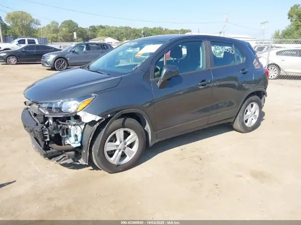 3GNCJKSB9LL261954 2020 CHEVROLET TRAX - Image 2