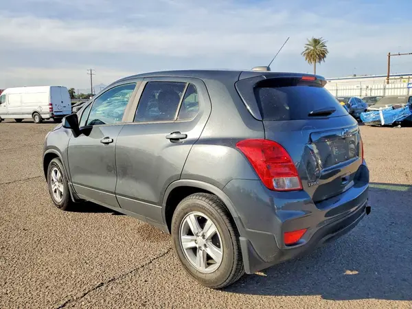 3GNCJKSB9LL264160 2020 CHEVROLET TRAX - Image 2
