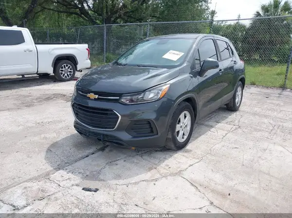 3GNCJKSB9LL273053 2020 CHEVROLET TRAX - Image 2