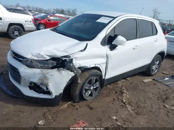3GNCJKSB9LL280374 2020 CHEVROLET TRAX - Image 2