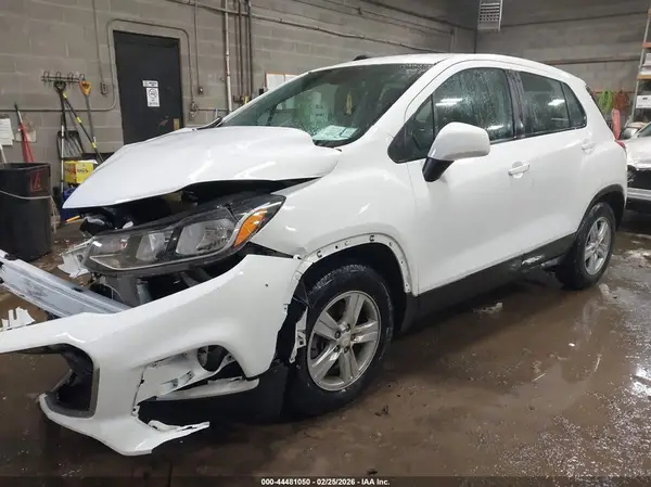 3GNCJKSB9LL292878 2020 CHEVROLET TRAX - Image 2