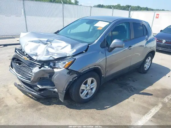 3GNCJKSB9LL297756 2020 CHEVROLET TRAX - Image 2