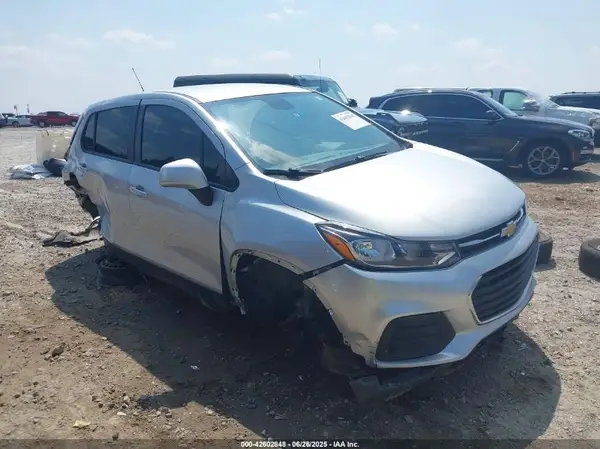 3GNCJKSB9LL315480 2020 CHEVROLET TRAX - Image 1