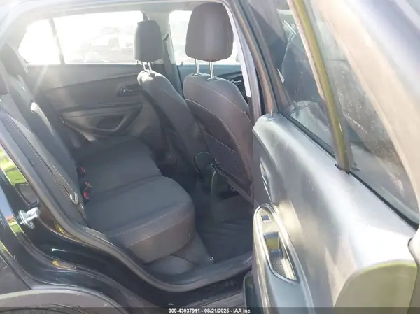 3GNCJKSB9LL318573 2020 CHEVROLET TRAX - Image 8