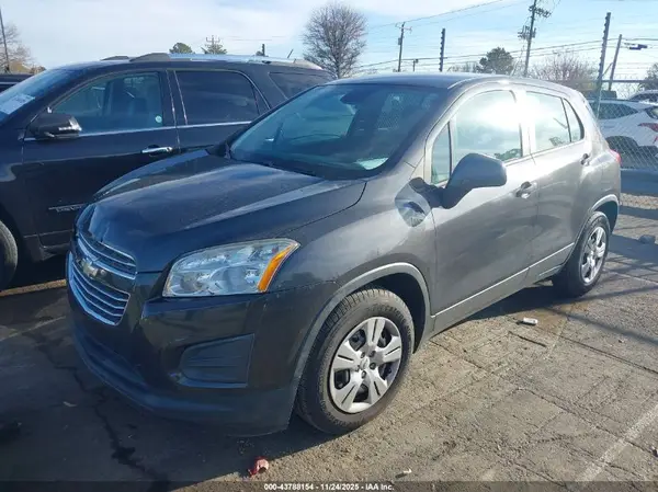 3GNCJKSBXGL264741 2016 CHEVROLET TRAX - Image 2