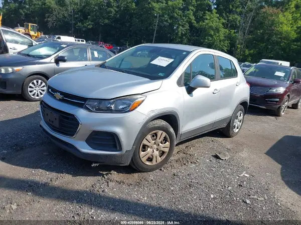 3GNCJKSBXHL204167 2017 CHEVROLET TRAX - Image 2