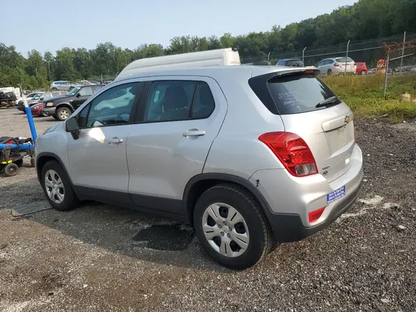 3GNCJKSBXHL204329 2017 CHEVROLET TRAX - Image 2