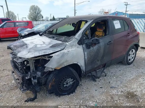 3GNCJKSBXHL227268 2017 CHEVROLET TRAX - Image 2