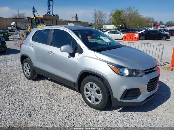 3GNCJKSBXHL232986 2017 CHEVROLET TRAX - Image 1
