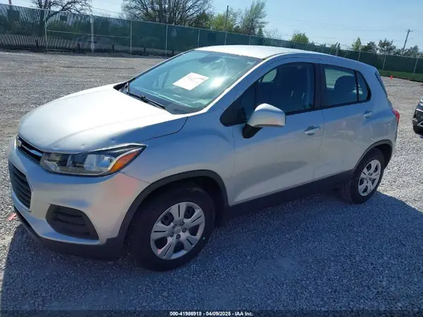 3GNCJKSBXHL232986 2017 CHEVROLET TRAX - Image 2