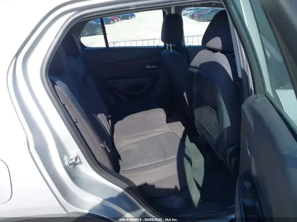 3GNCJKSBXHL232986 2017 CHEVROLET TRAX - Image 8